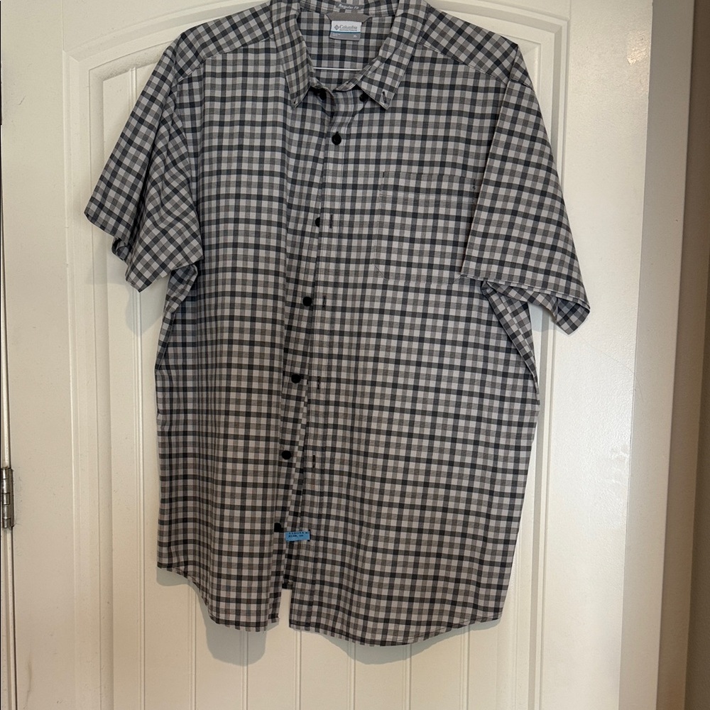 Columbia Black and Gray Plaid Casual Shirt